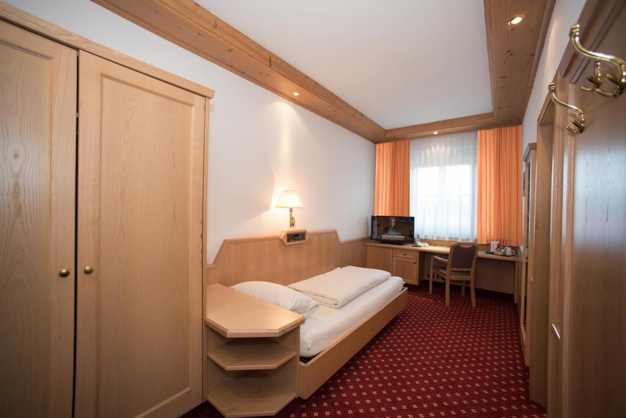 Hotel Und Gasthof Soller Ismaning Exterior photo